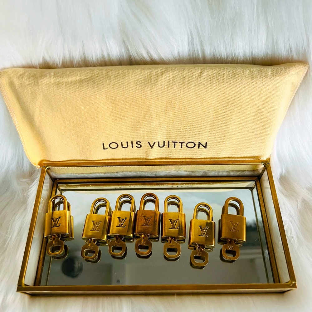 #323 LV Lock & Key